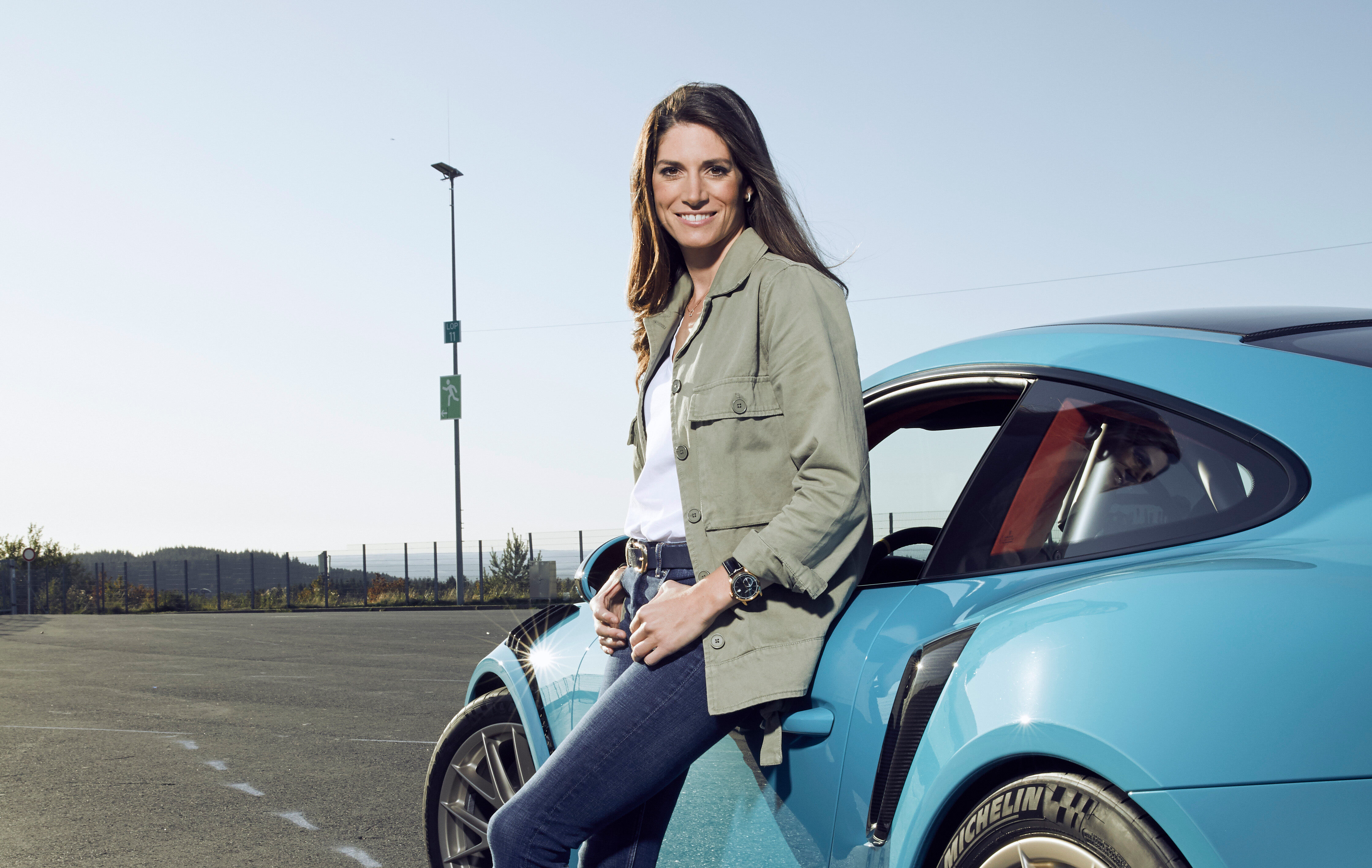 Cyndie Allemann
Schweizer TV-Moderatorin, Unternehmerin und ehemalige Rennfahrerin